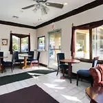Amherst Inn & Suites 