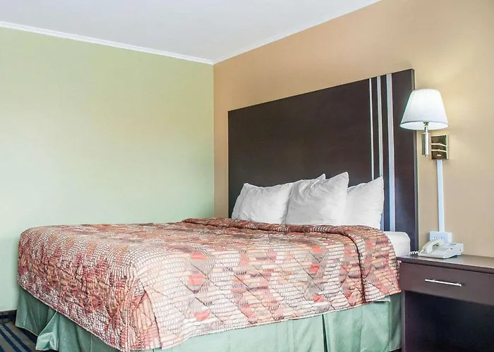 Amherst Inn & Suites