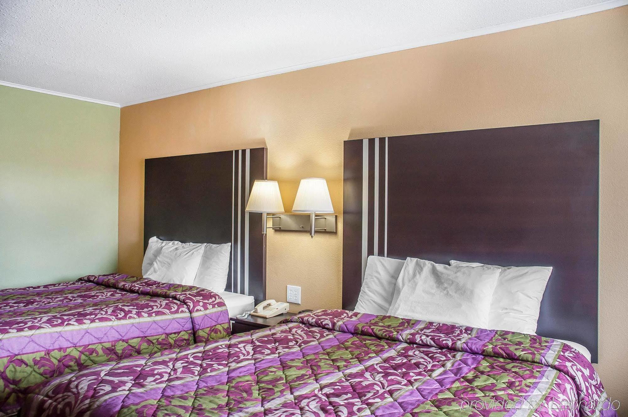 & Motel 2*