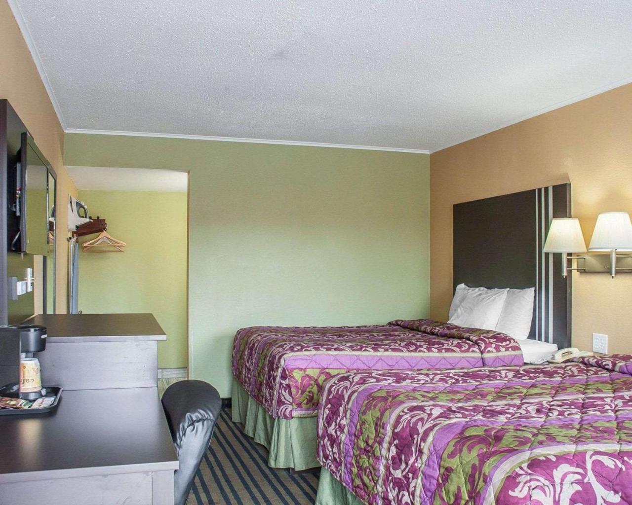 Motel &